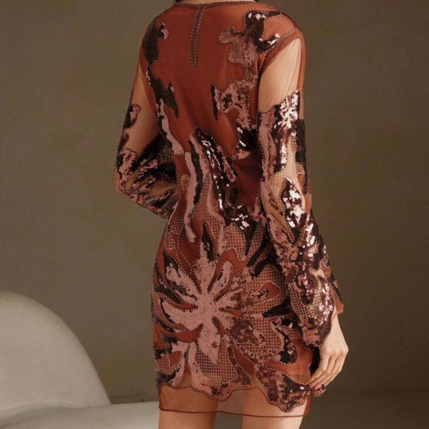 Vestido Mini Cocktail con Lentejuelas Manga Larga