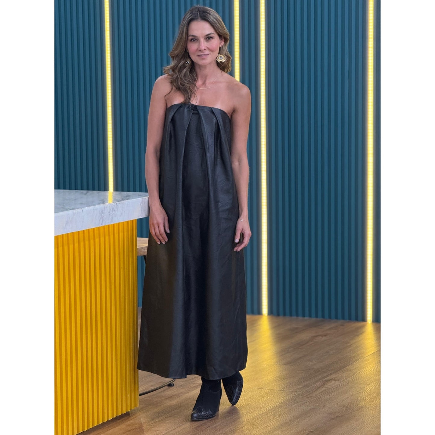 Vestido Midi con Pinzas en Cuero