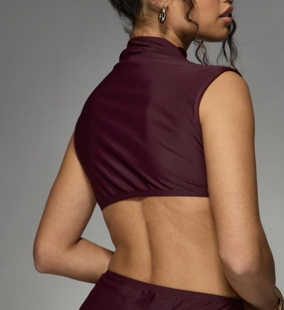 Vestido Midi Cut Out