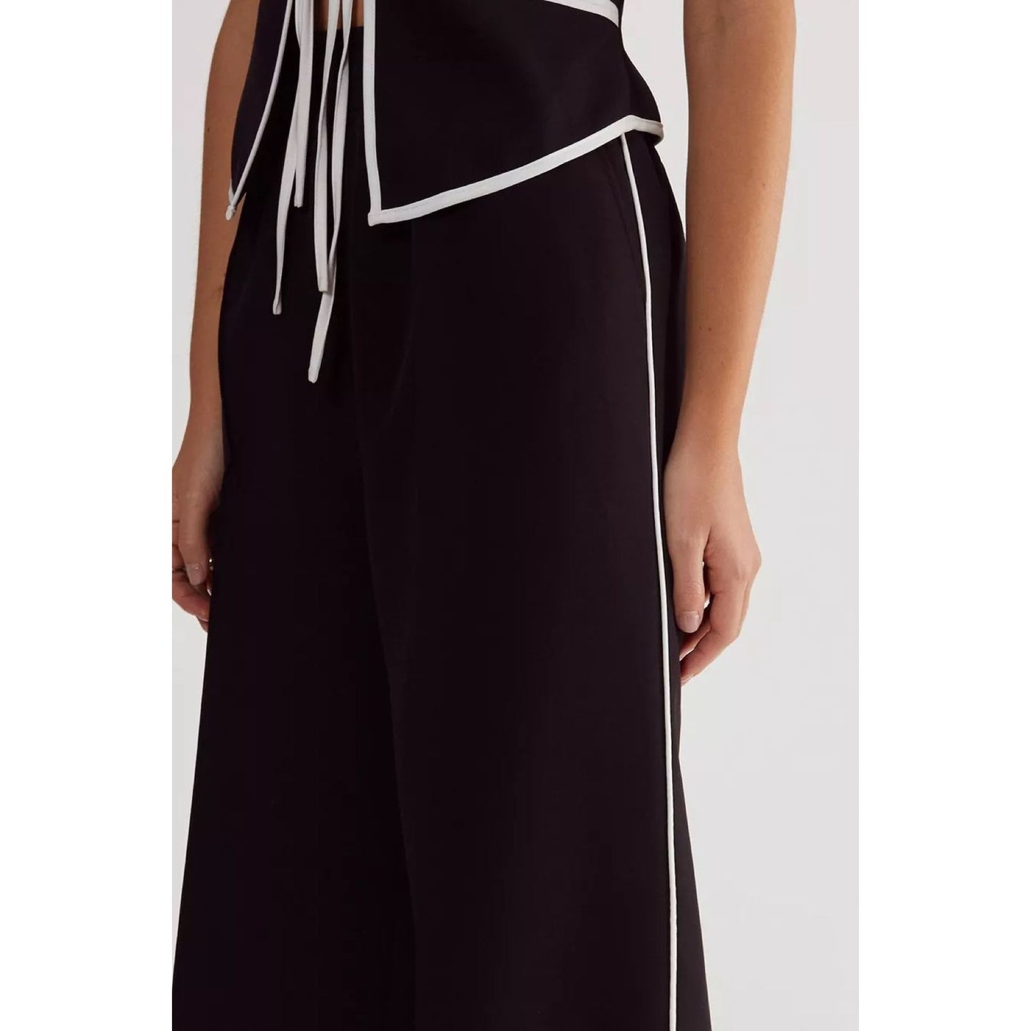 Set Top Tipo Chaleco con Lazos y Pantalón