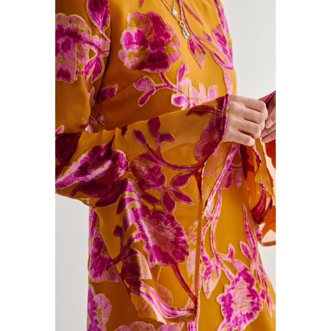 Vestido Mini Holgado con Estampado Floral