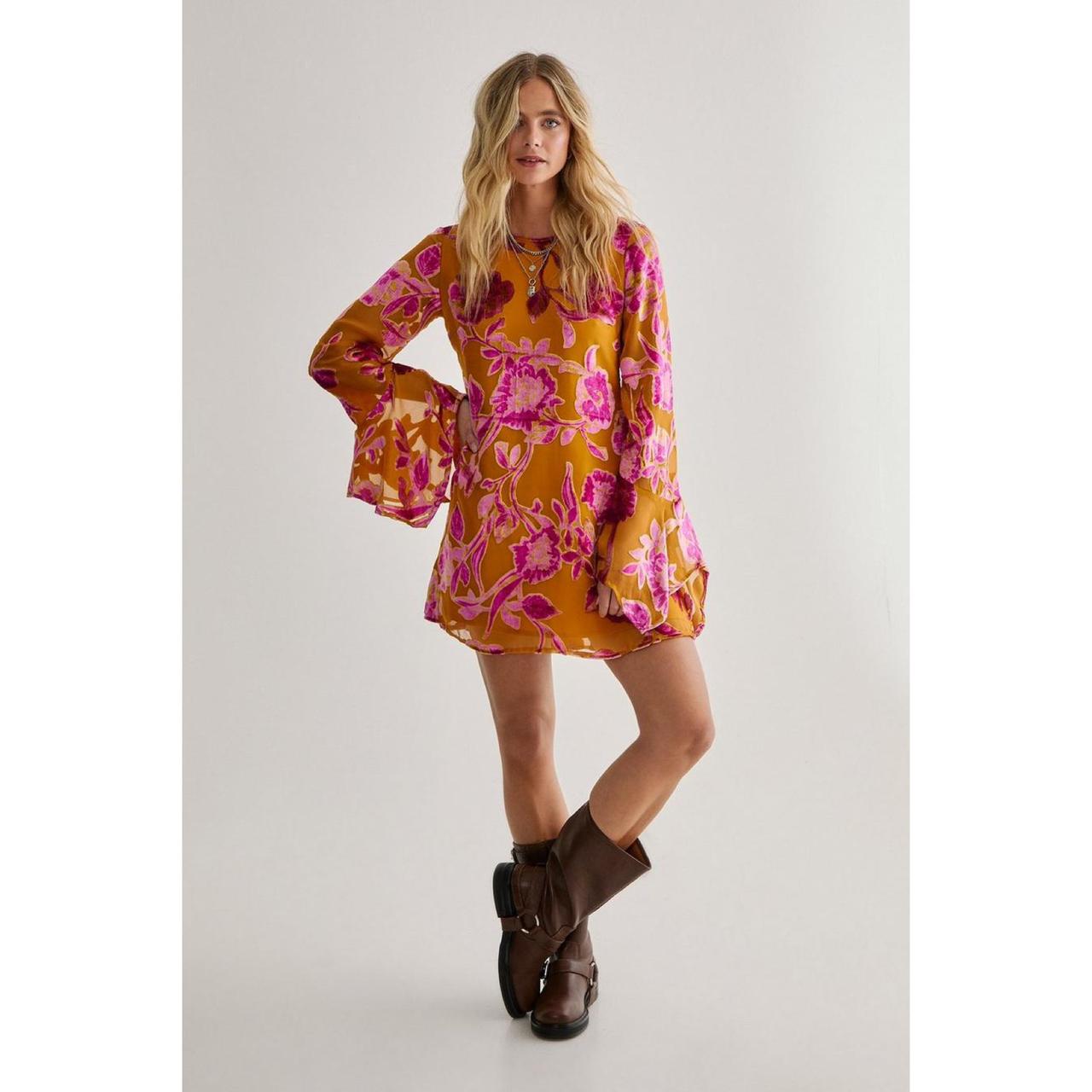 Vestido Mini Holgado con Estampado Floral