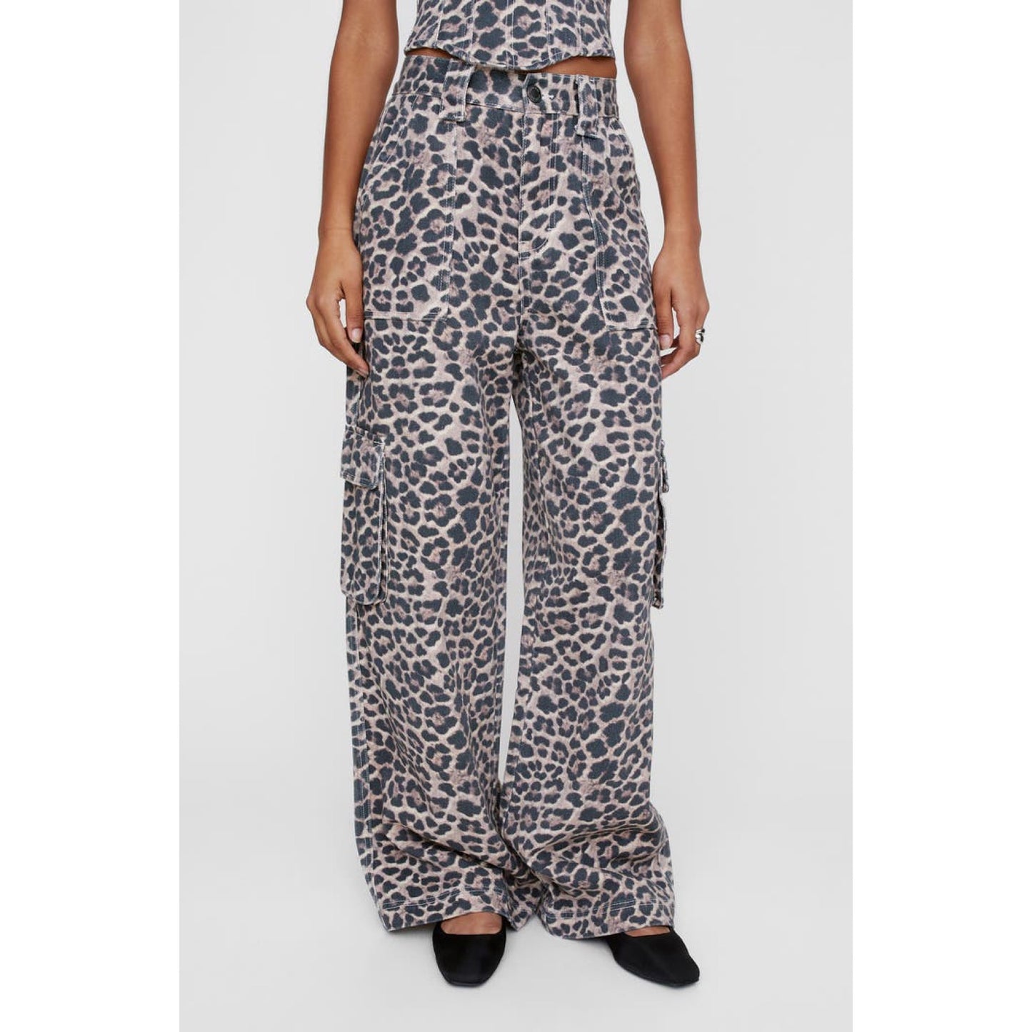 Pantalón con Estampado Animal print