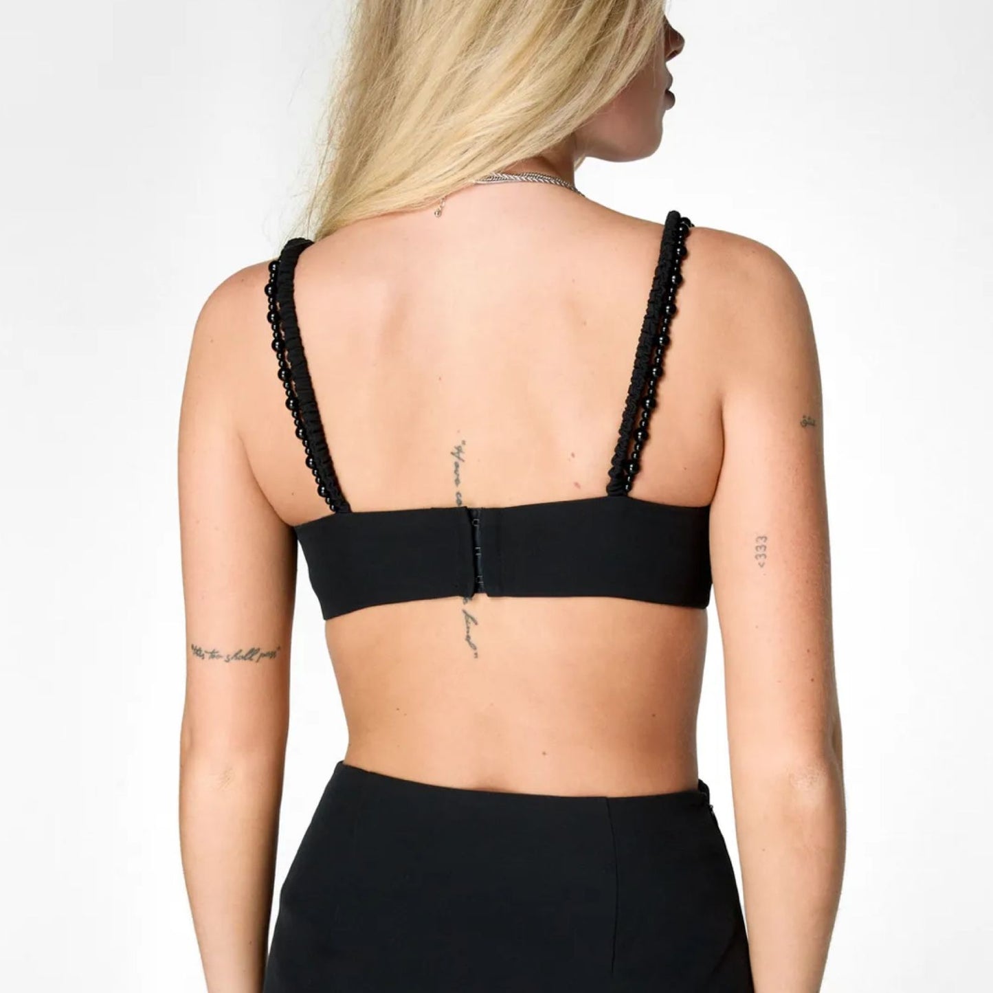 Crop top con collar y piedras tipo bra Mc