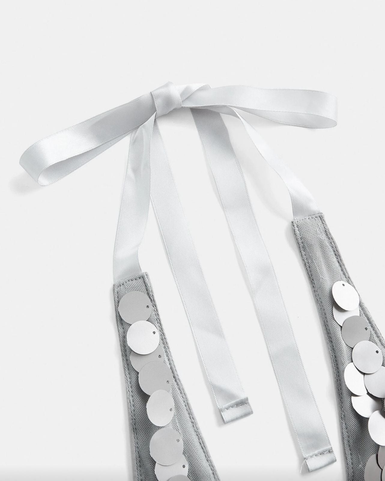 Top Halter con Apliques de Lentejuela en el Busto Vm