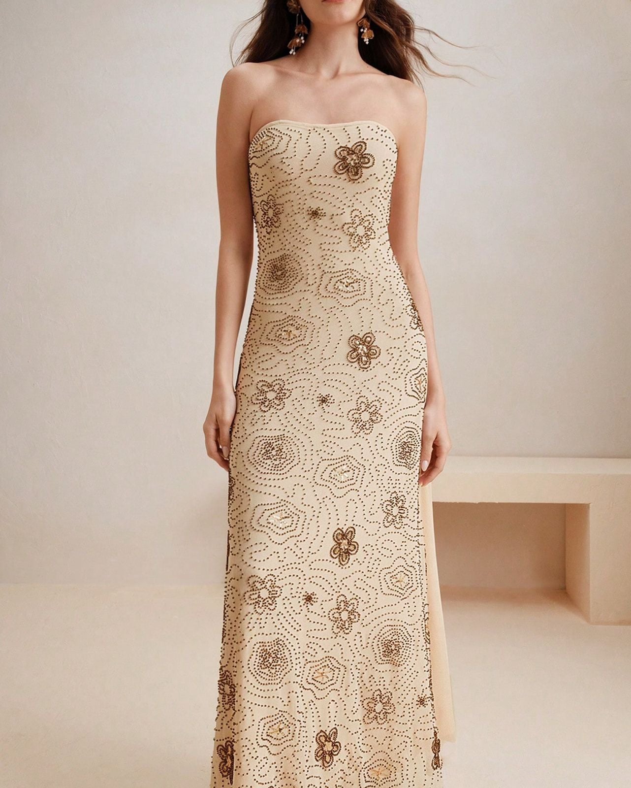 Maxi Vestido Strapless con Apliques Piedras Vm