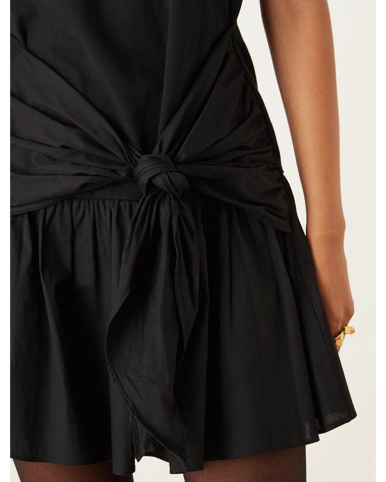 Vestido Mini con Mangas