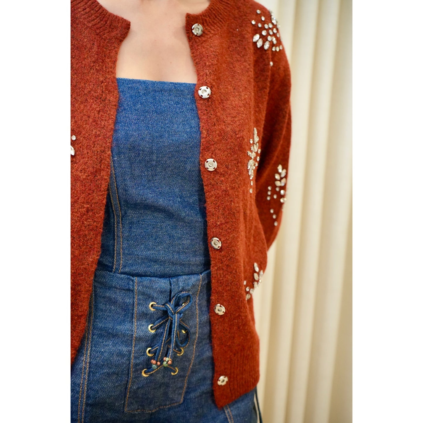 Cardigan Tejido con Apliques en Rhinestones