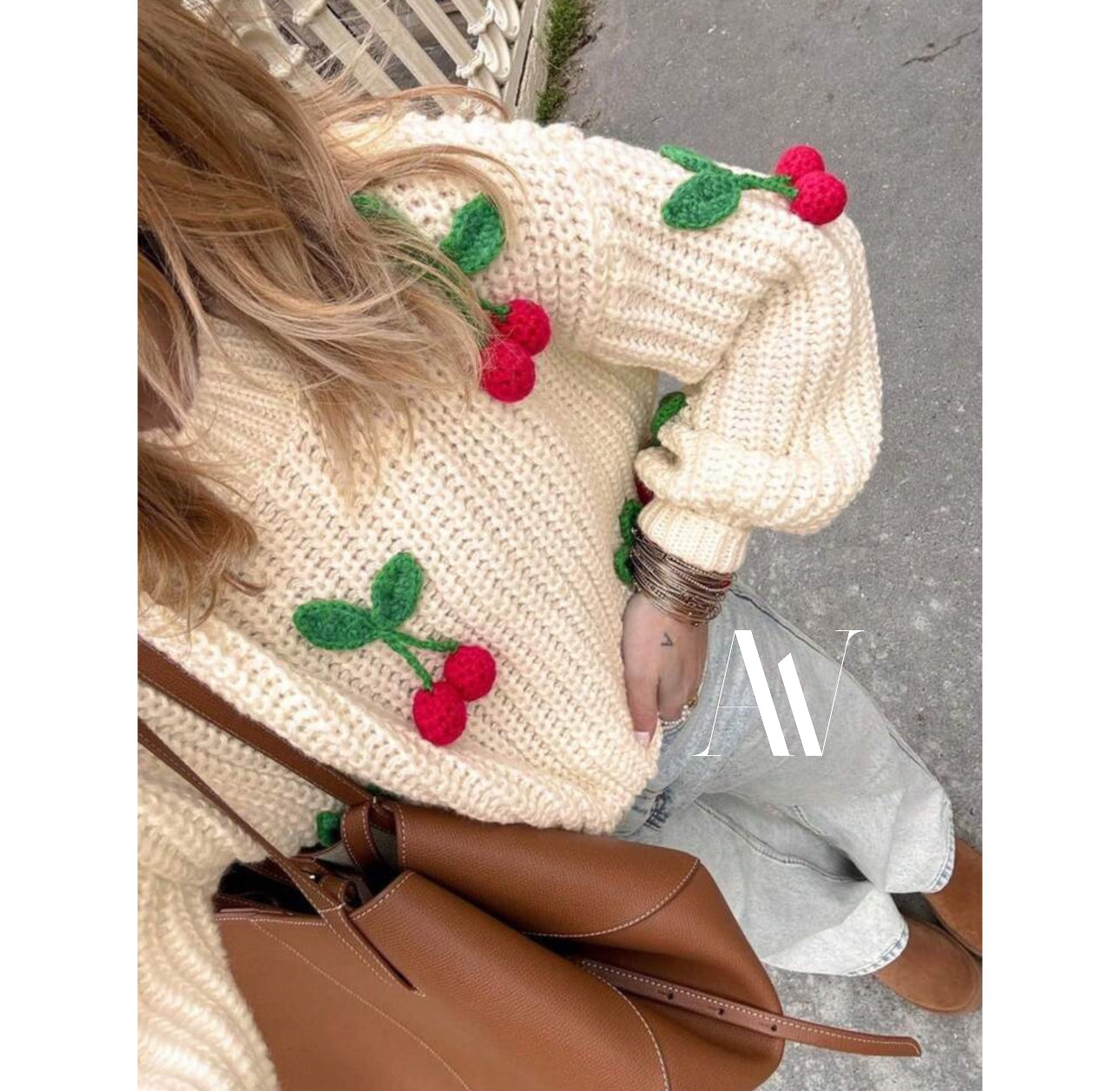 Sweater con Apliques cerezas