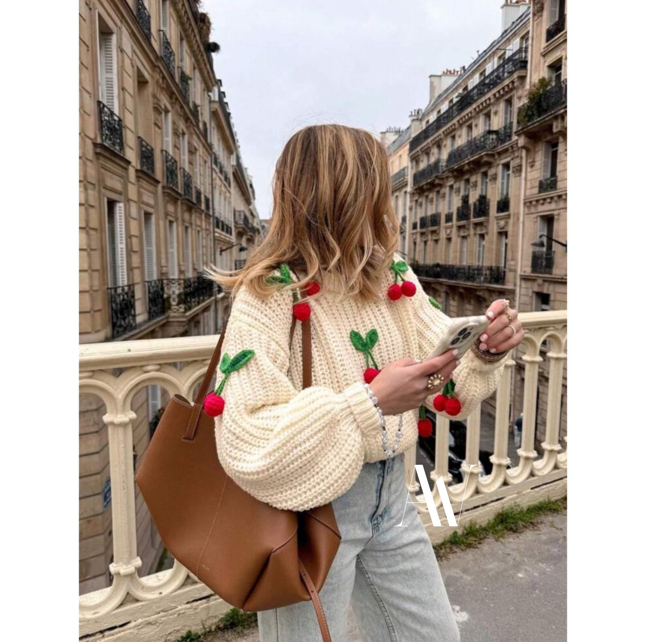Sweater con Apliques cerezas