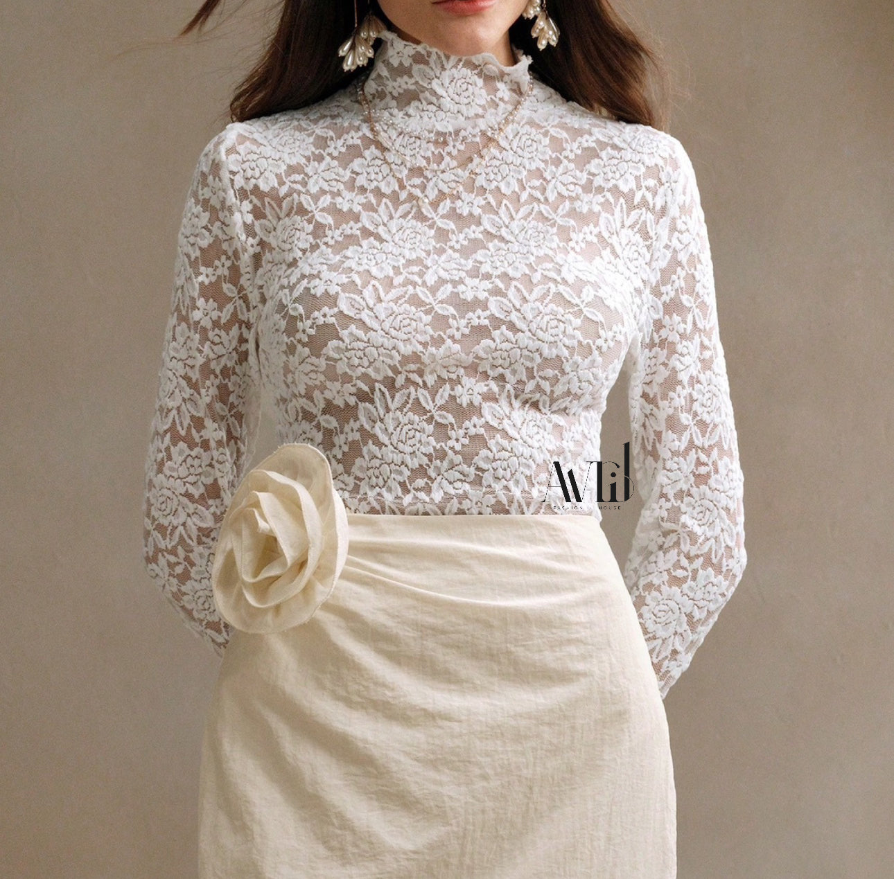 Top Encaje Manga Larga con Transparencia