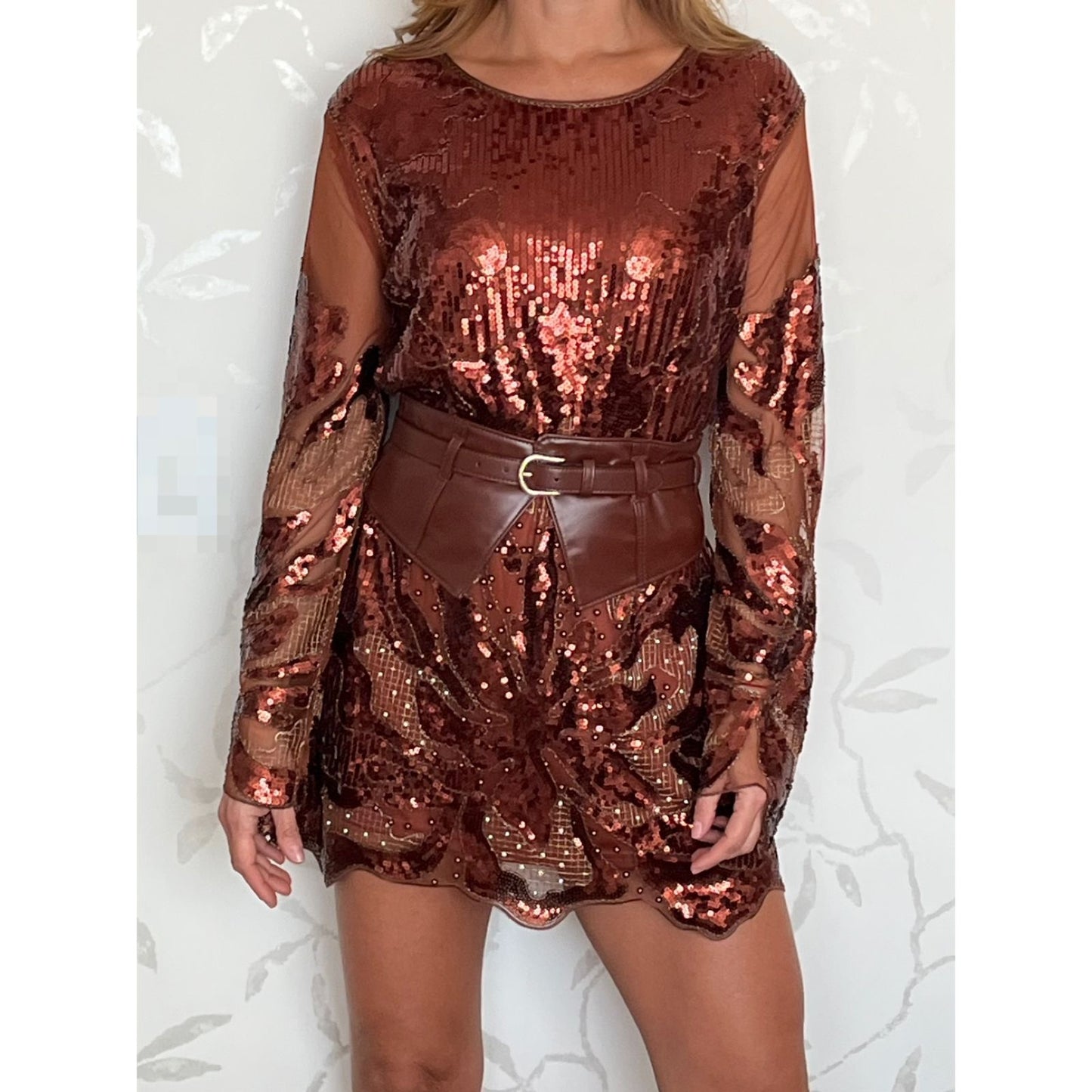 Vestido Mini Cocktail con Lentejuelas Manga Larga
