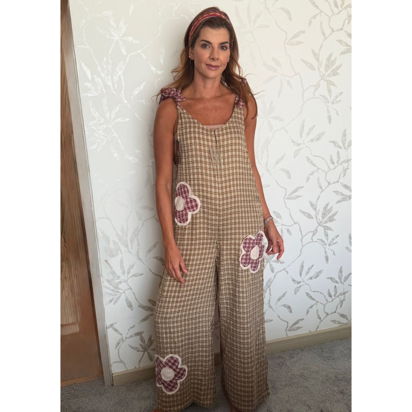 Overol de Cuadros con Apliques Florales Boho