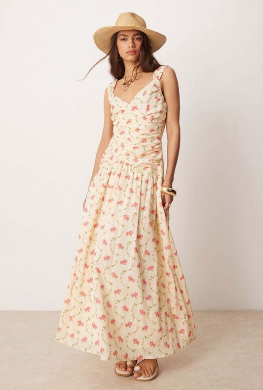 Maxi Vestido Floral con Pliegues en la Cintura
