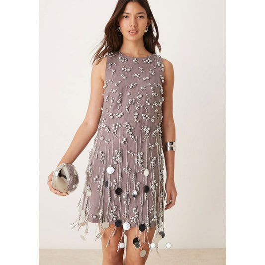 Vestido Cortó con Apliques en Piedras