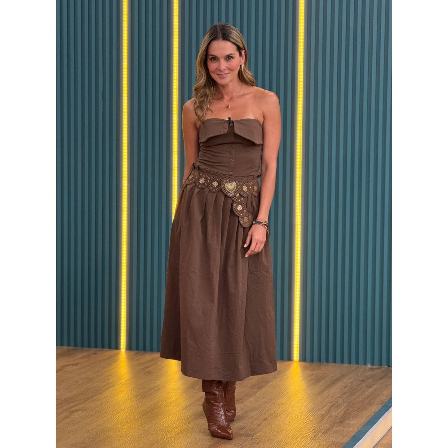 Vestido Midi con Cinturón