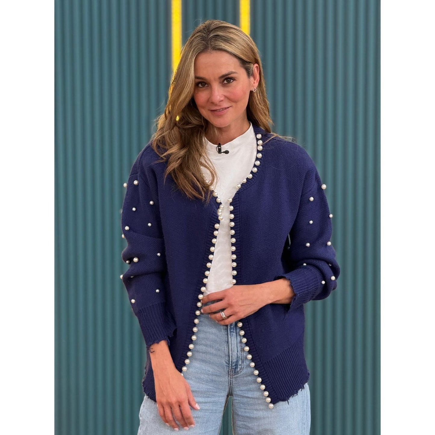 Cardigan con Apliques en Perlas