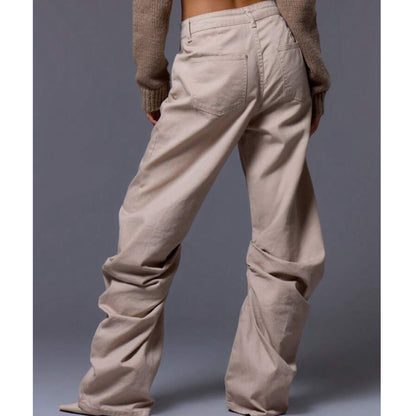 Pantalón tipo cargo contemporáneo