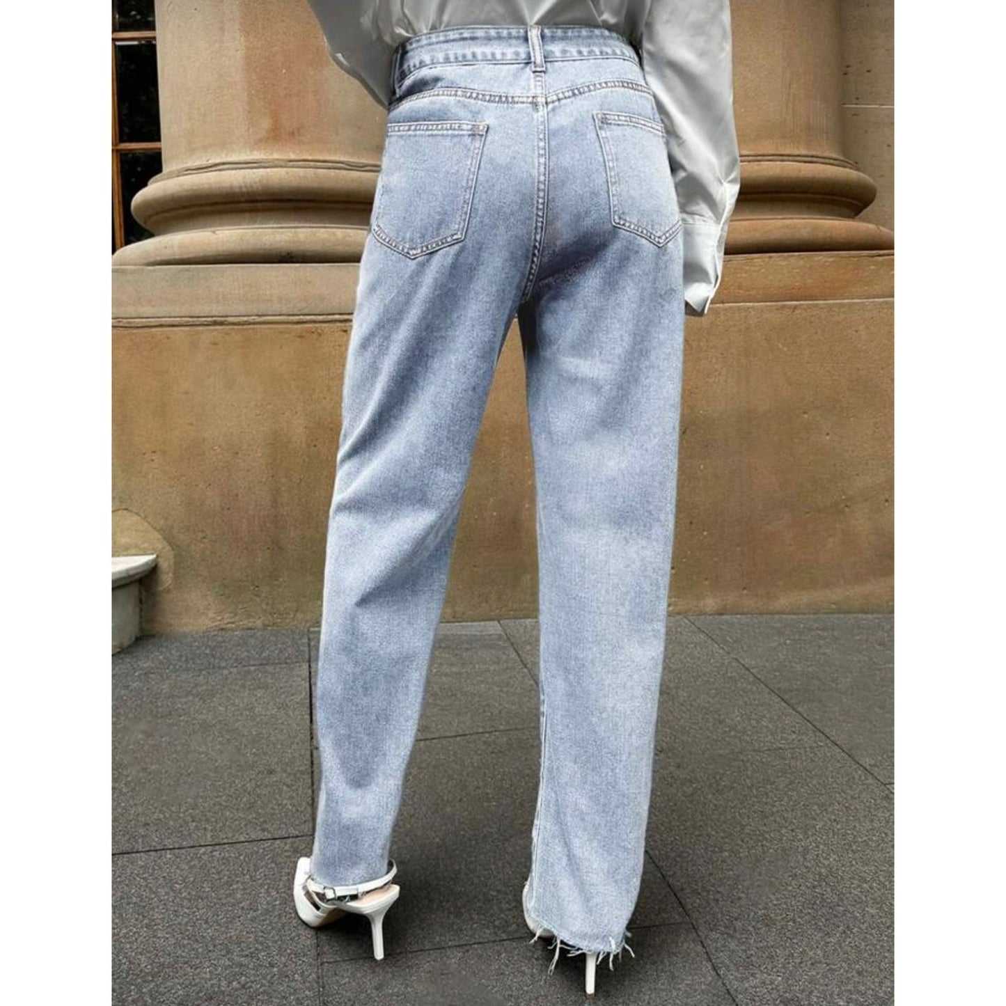 Jean de  Pretina Asimétrica y Recamado en Perlas