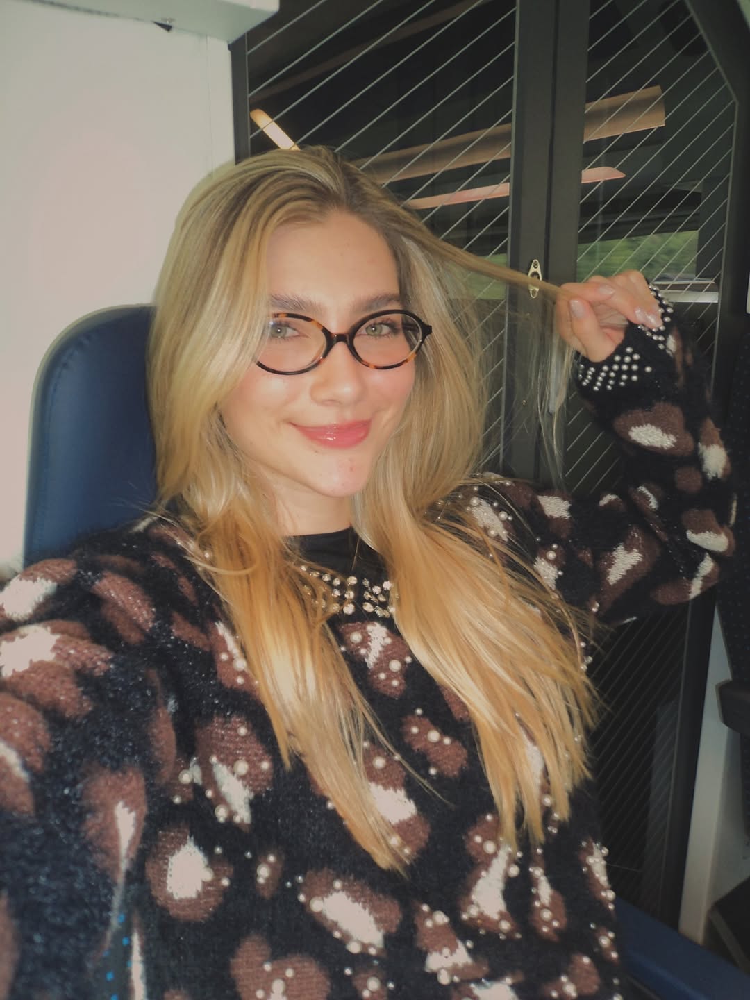 Sweater Animal Print con Perlas