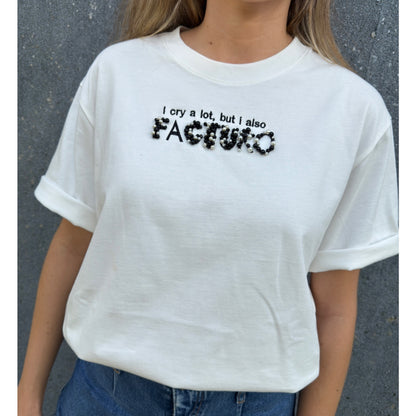 T-Shirt I Cry a Lot, But I Also Facturo. Shakira