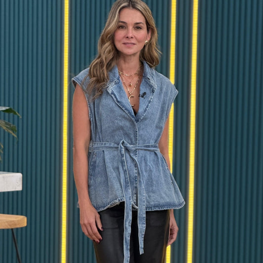 Top Tipo Chaleco en Denim con cinturón