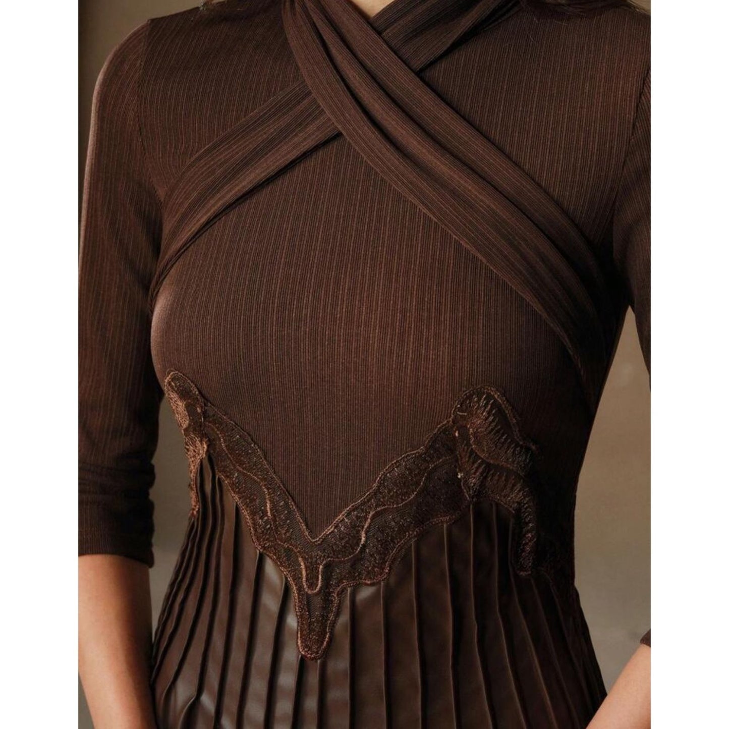 Vestido Midi Plisado Corte A, Mocha