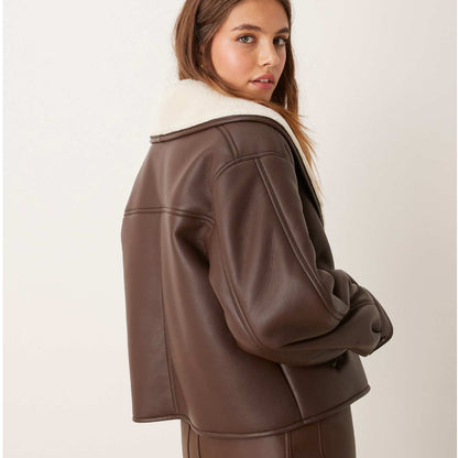 Chaqueta  con Cuello de Piel de Oveja Mocha